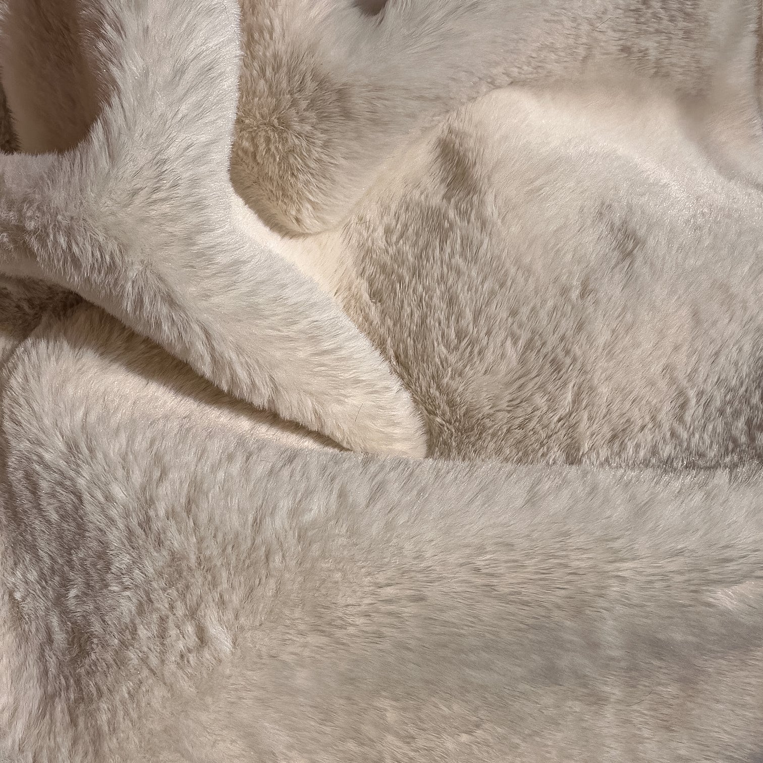 Beaver Bone faux fur swatch