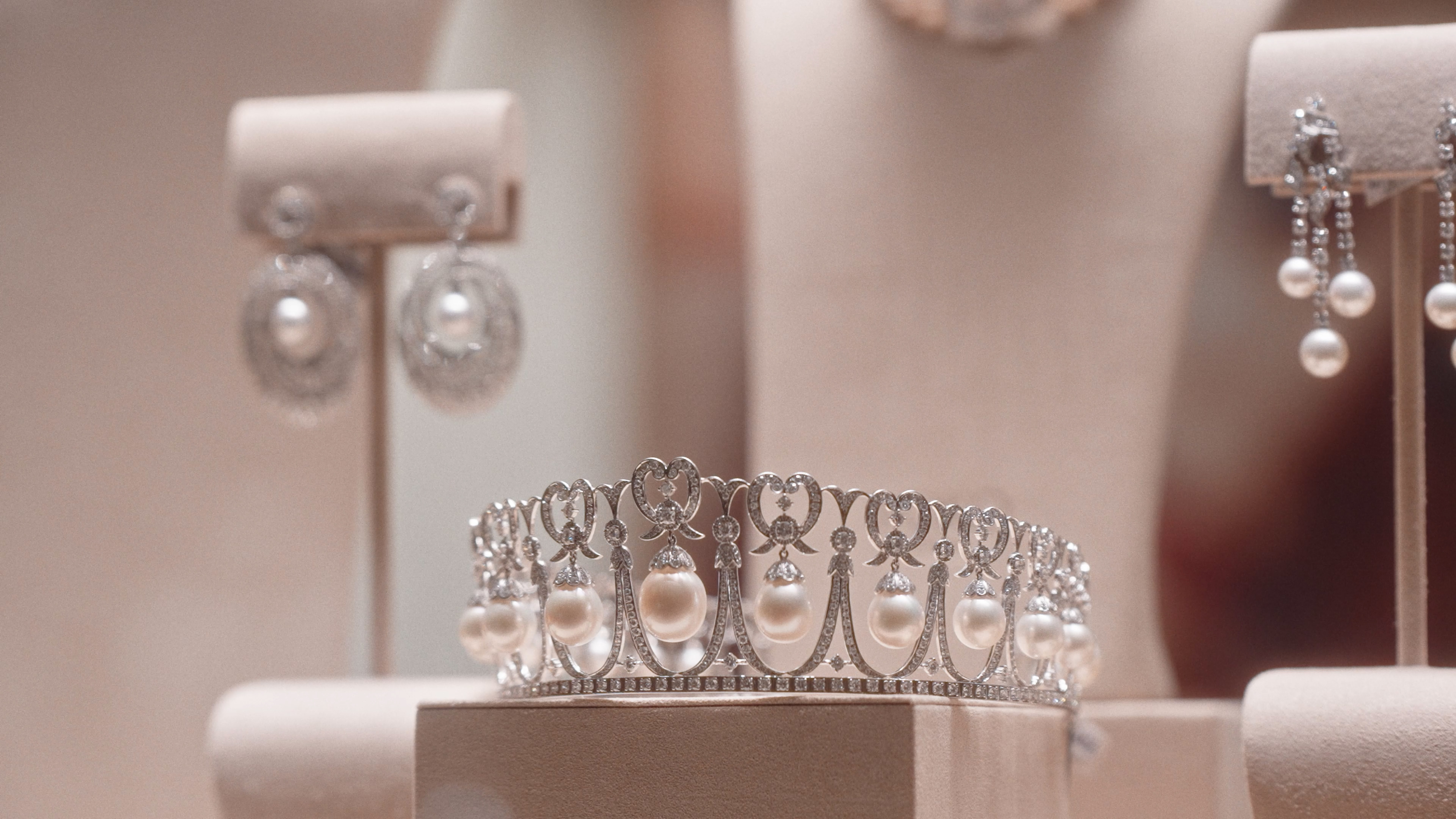 Haute Jewels Geneva mini 2.jpg