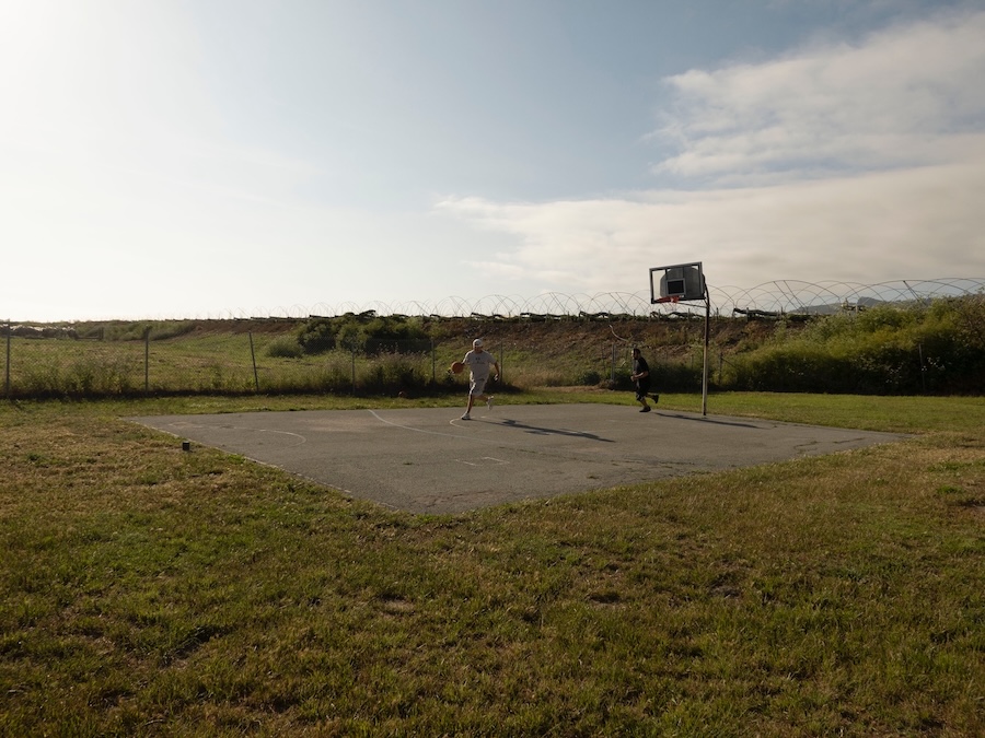 Jugando baloncesto