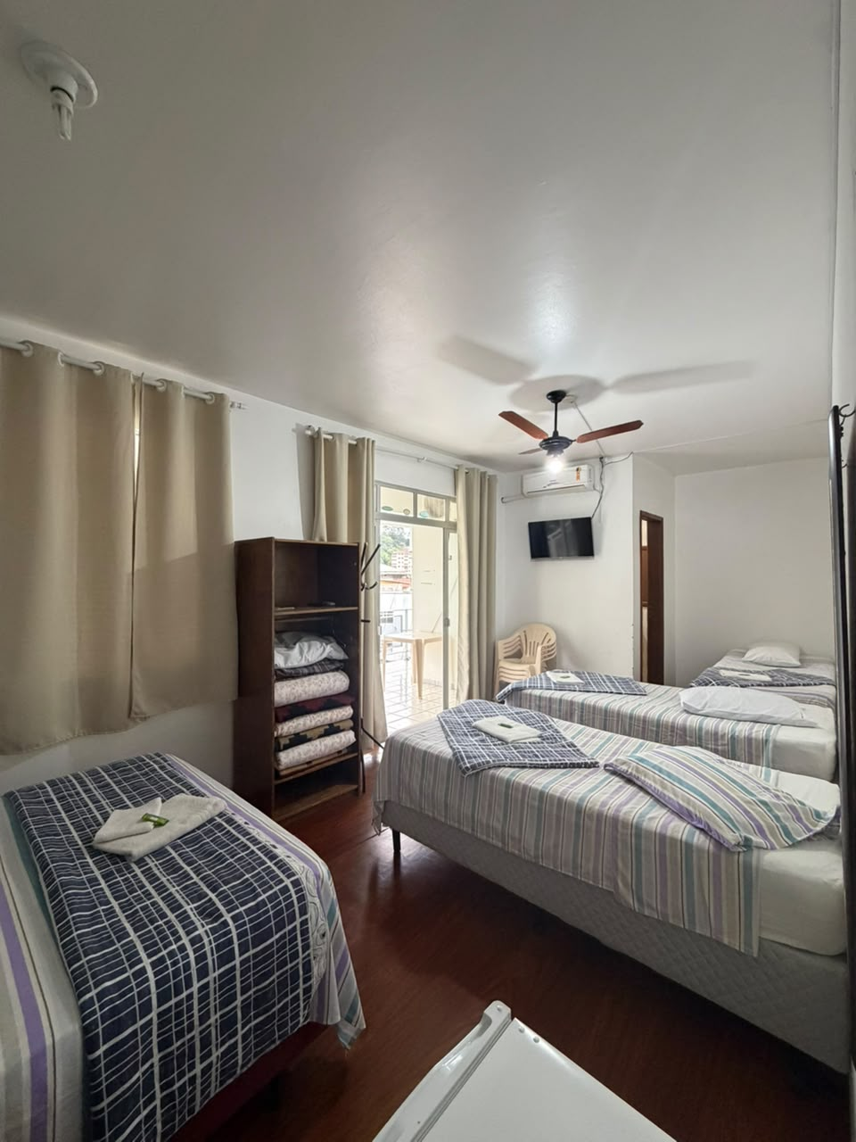 Fotografia: Quarto Quíntuplo com Varanda