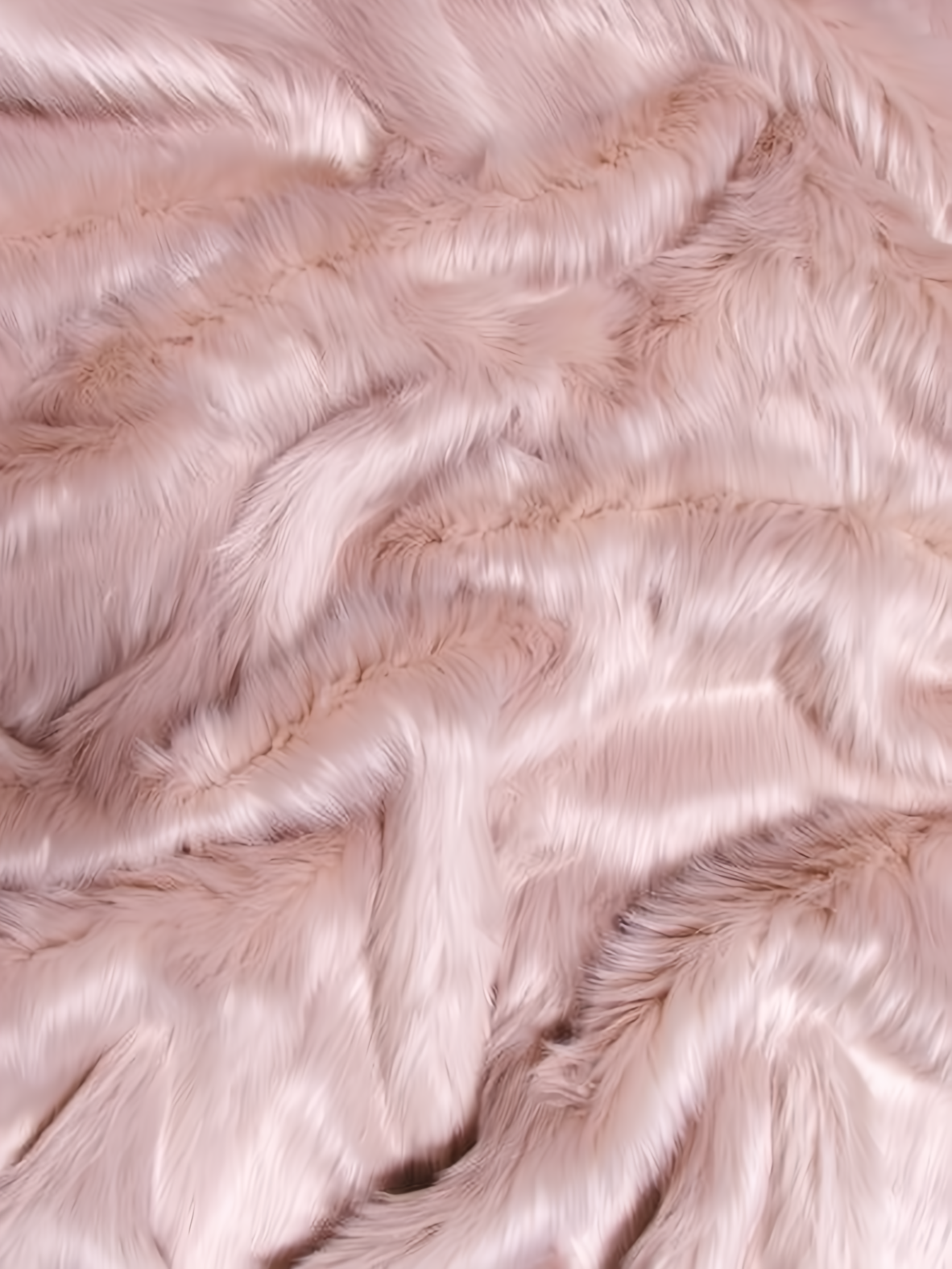 Blush Shaggy faux fur swatch