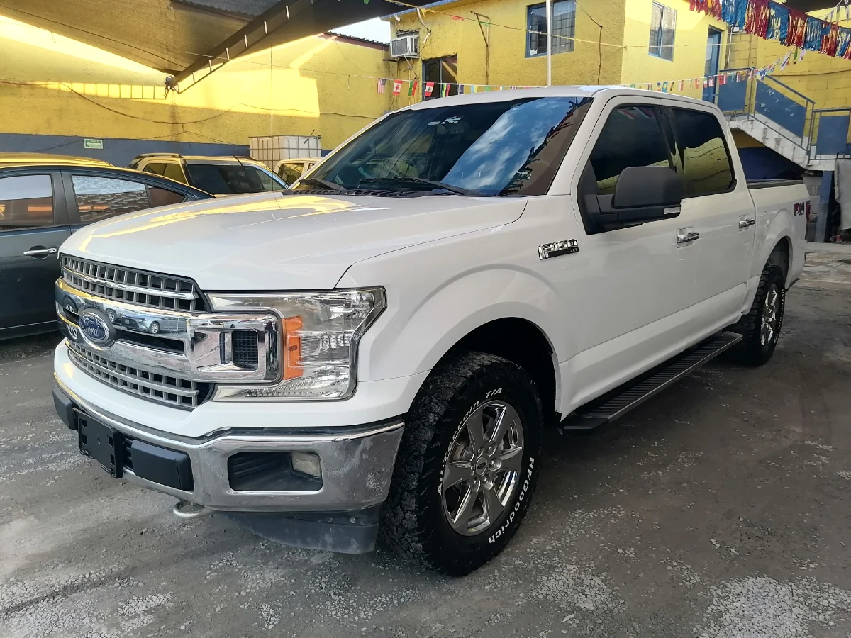 FORD F150 XLT 4X4 DOBLE CABINA
