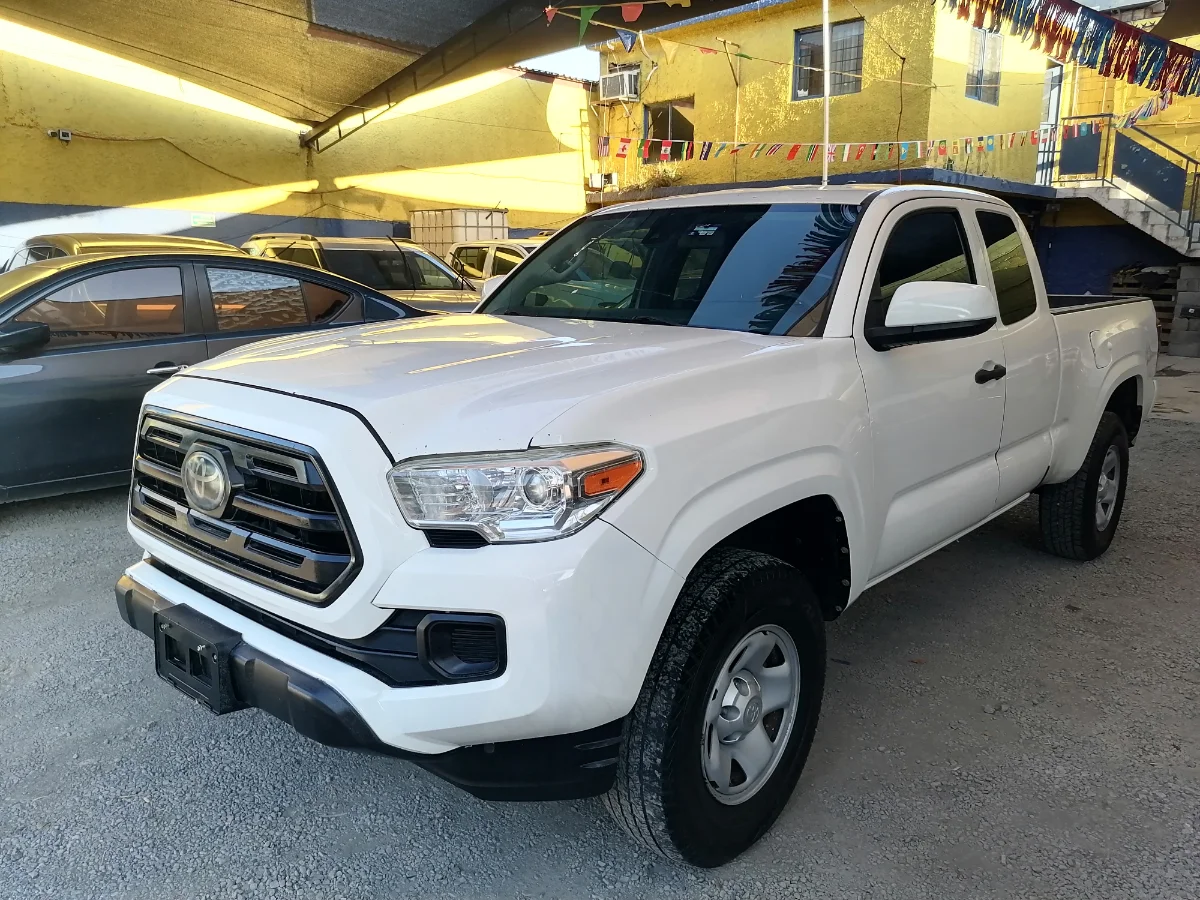 TOYOTA TACOMA CABINA EXTENDIDA