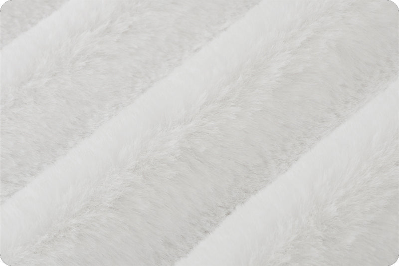 Cuddle Seal Snow faux fur swatch
