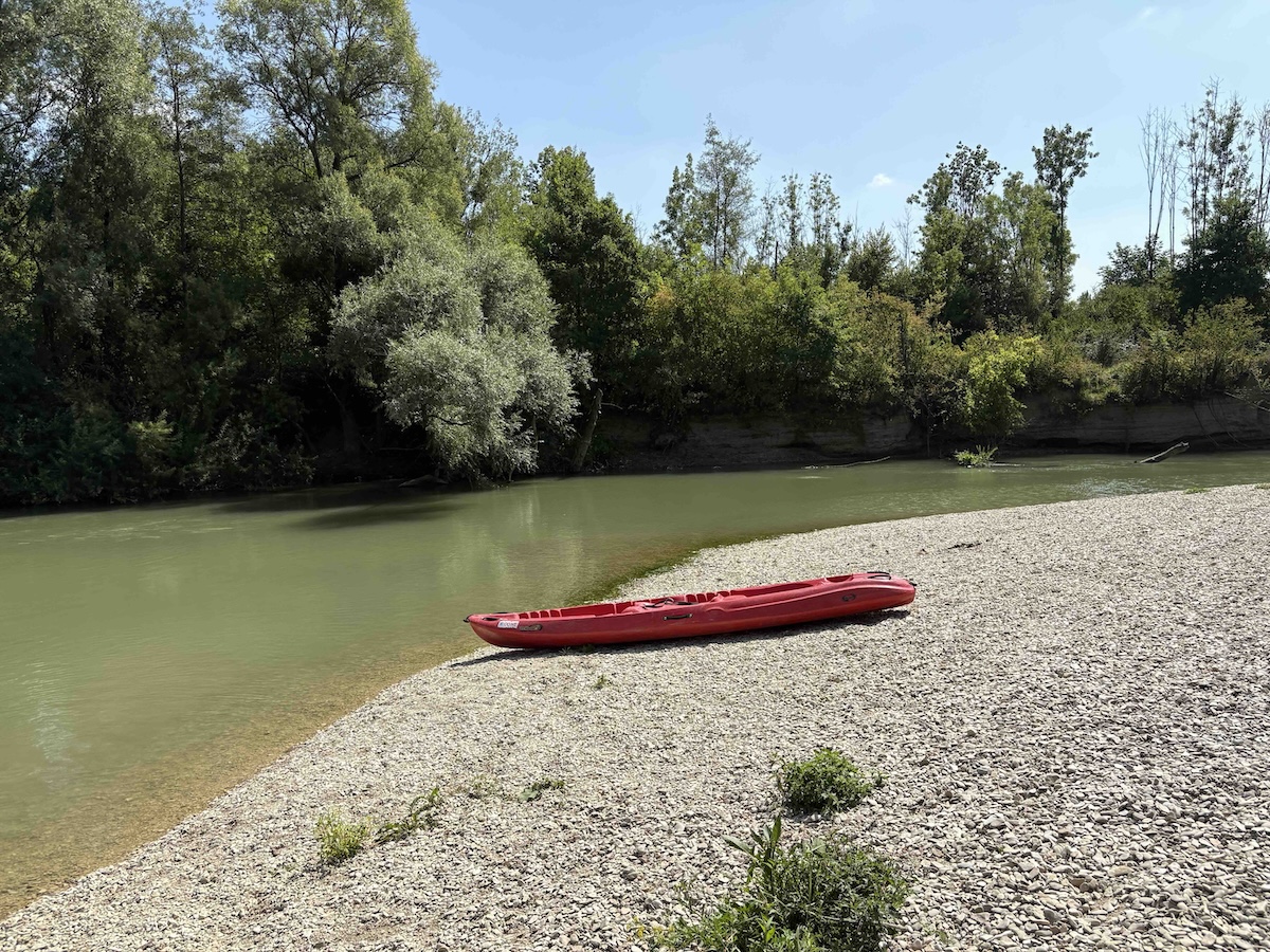 Départ en kayak à la plage de Seuil dans les Ardennes